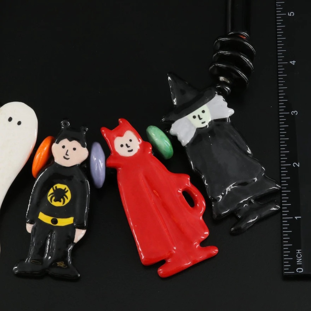 Signed Candace Loheed ceramic Halloween trick or treaters necklace - Picture 2 of 4